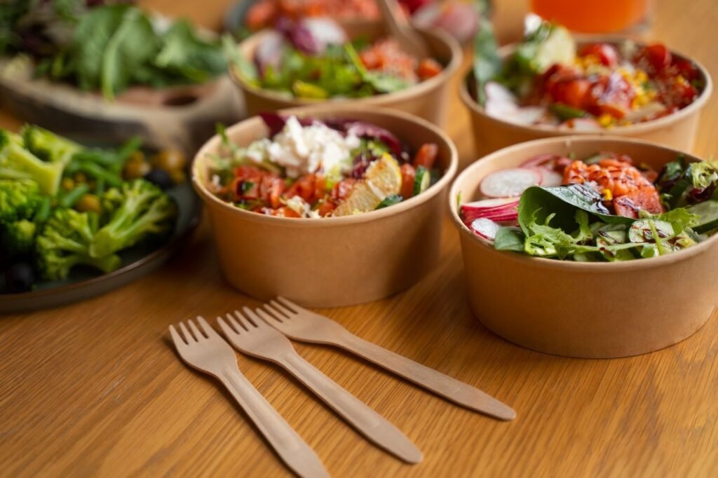 Disposable Salad Bowls : Perfect for Catering, Cafes, and On-the-Go Meals